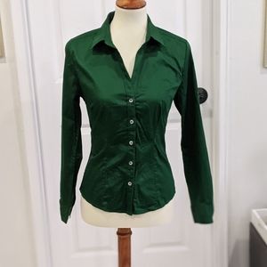 ✨ SOLD Green button down dress shirt